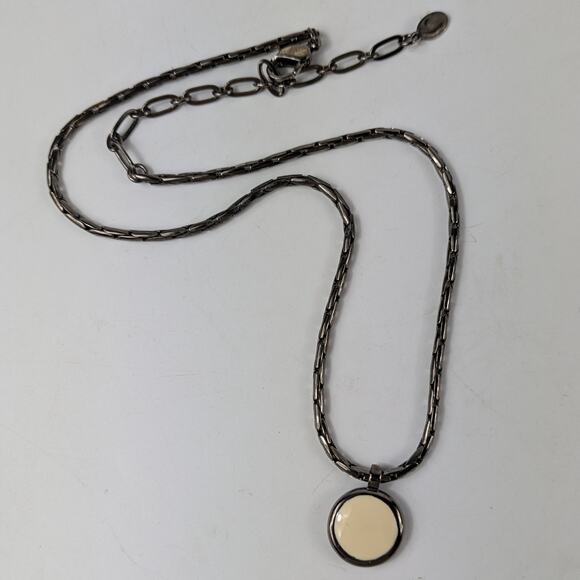 Liz Claiborne 15" Necklace Enamel Cream Gunmetal Gray Silver Articulated Chain - Picture 1 of 6